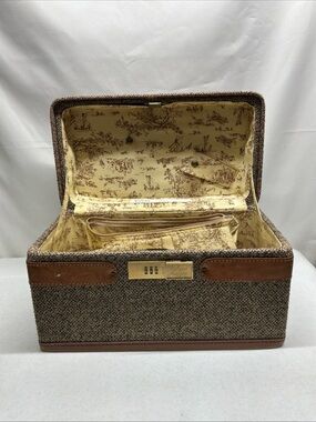 Vintage Hartmann Tweed Travel Train Case with Leather Trim 2 Zip Pouches Inside